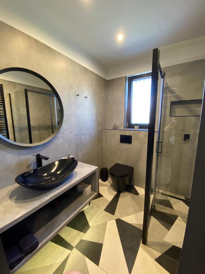 Luxury Apartments Кестели Екстериор снимка